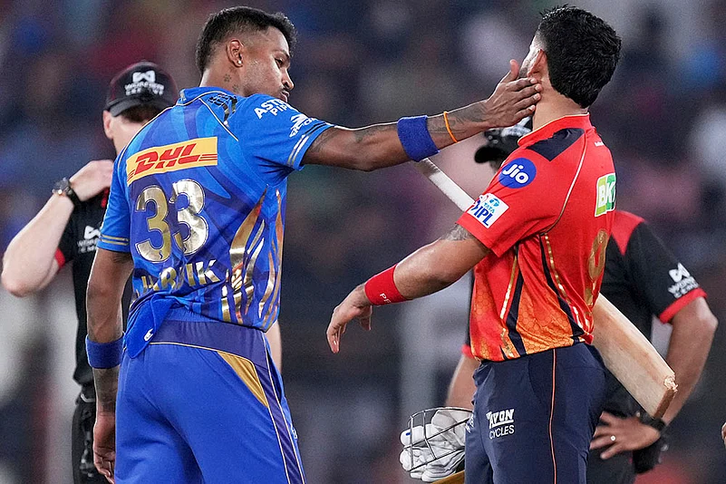 Hardik Pandya and Shreyas Iyer Fined for Slow Over-Rate in IPL 2025 Qualifier 2
